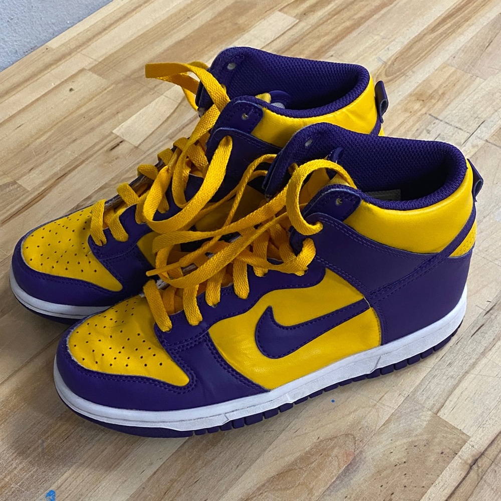Nike Kids High-Top Sneakers in Purple and Yellow youth size 5